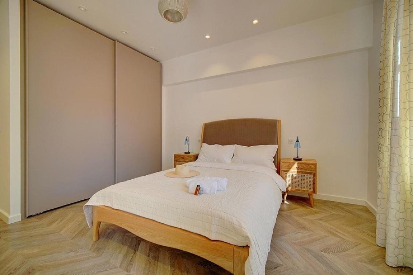 Magnifique 3 Pieces Renove Cannes Centre 'Banane' Avec Veranda ! A2B88 Exteriér fotografie