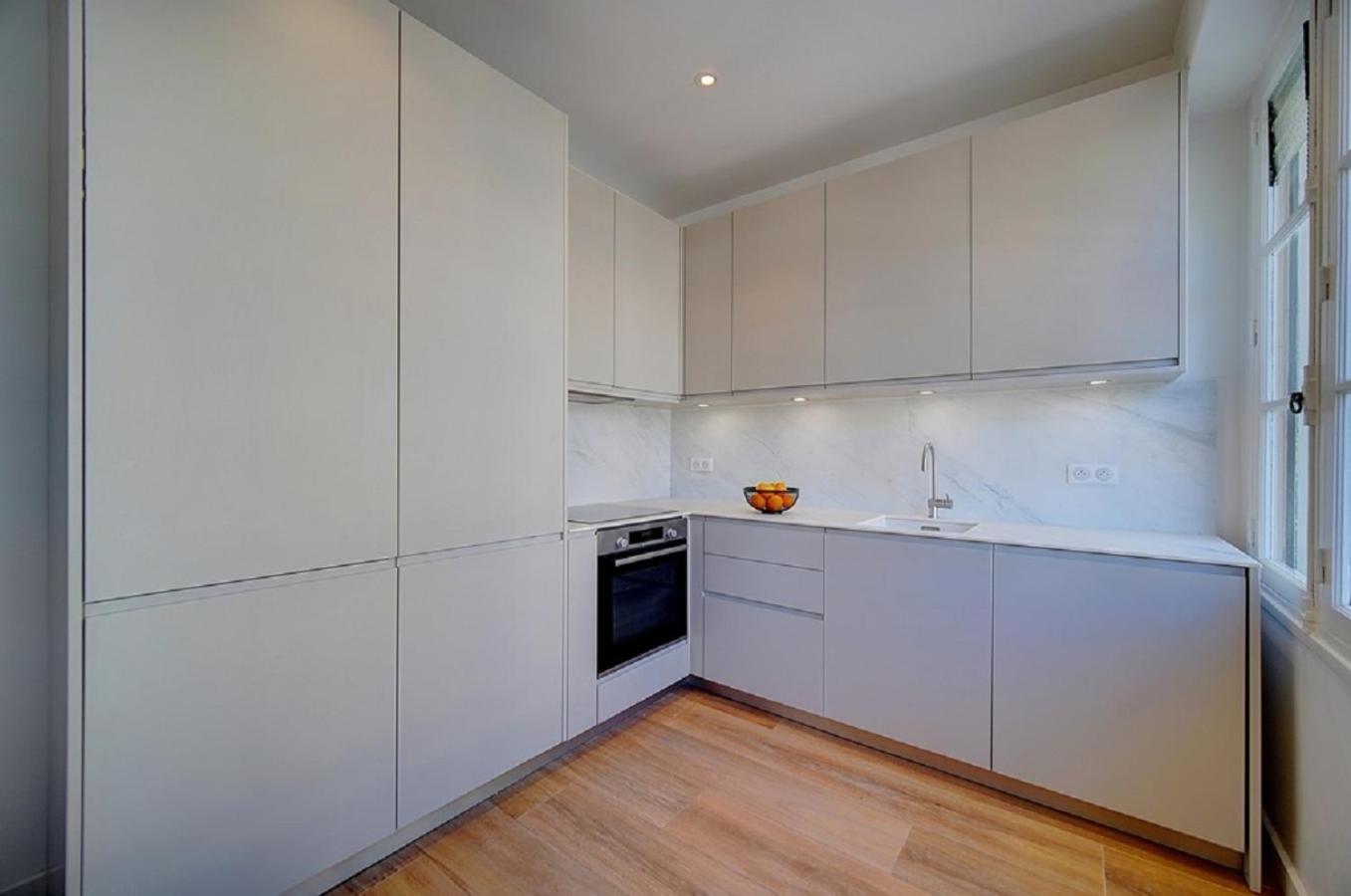 Magnifique 3 Pieces Renove Cannes Centre 'Banane' Avec Veranda ! A2B88 Exteriér fotografie