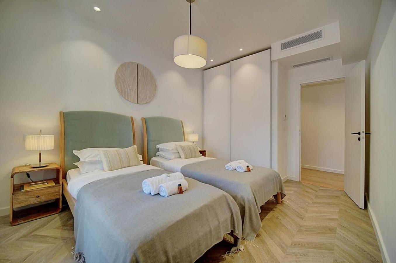 Magnifique 3 Pieces Renove Cannes Centre 'Banane' Avec Veranda ! A2B88 Exteriér fotografie