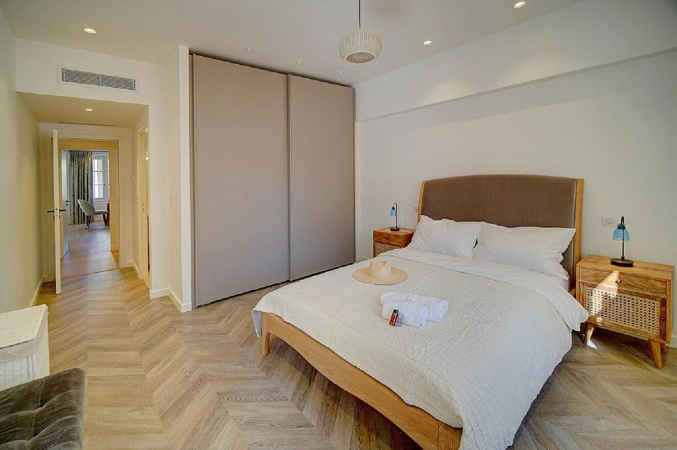 Magnifique 3 Pieces Renove Cannes Centre 'Banane' Avec Veranda ! A2B88 Exteriér fotografie