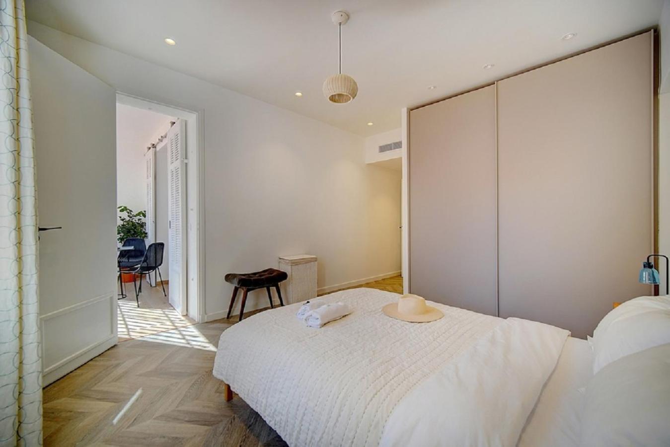 Magnifique 3 Pieces Renove Cannes Centre 'Banane' Avec Veranda ! A2B88 Exteriér fotografie