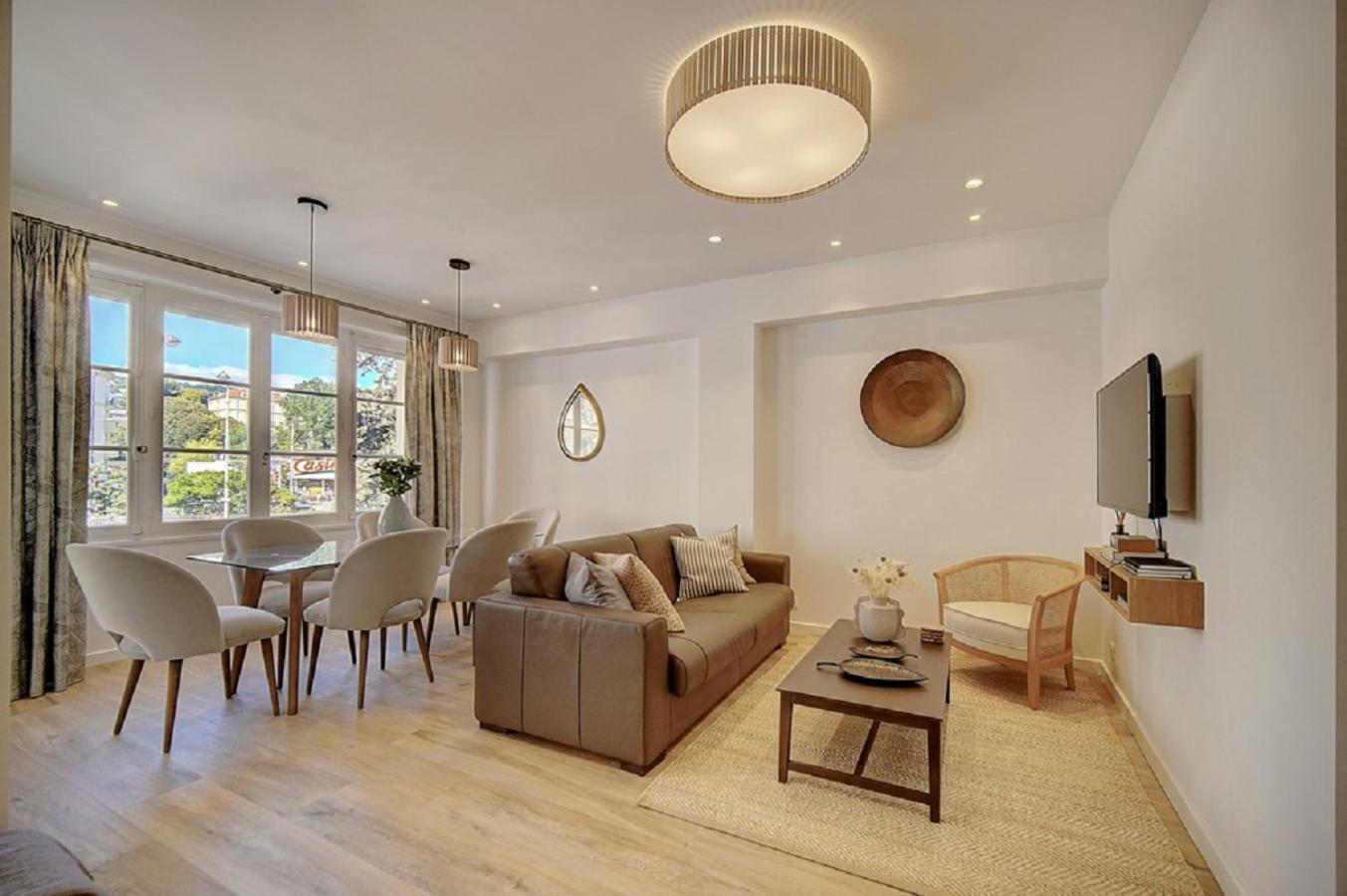 Magnifique 3 Pieces Renove Cannes Centre 'Banane' Avec Veranda ! A2B88 Exteriér fotografie